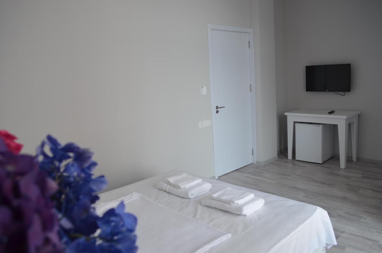 Guest House Madonna Кобулети Екстериор снимка