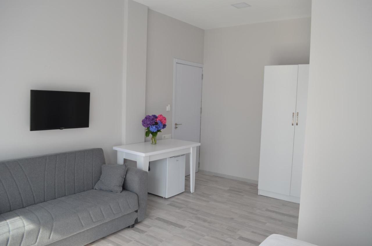 Guest House Madonna Кобулети Екстериор снимка