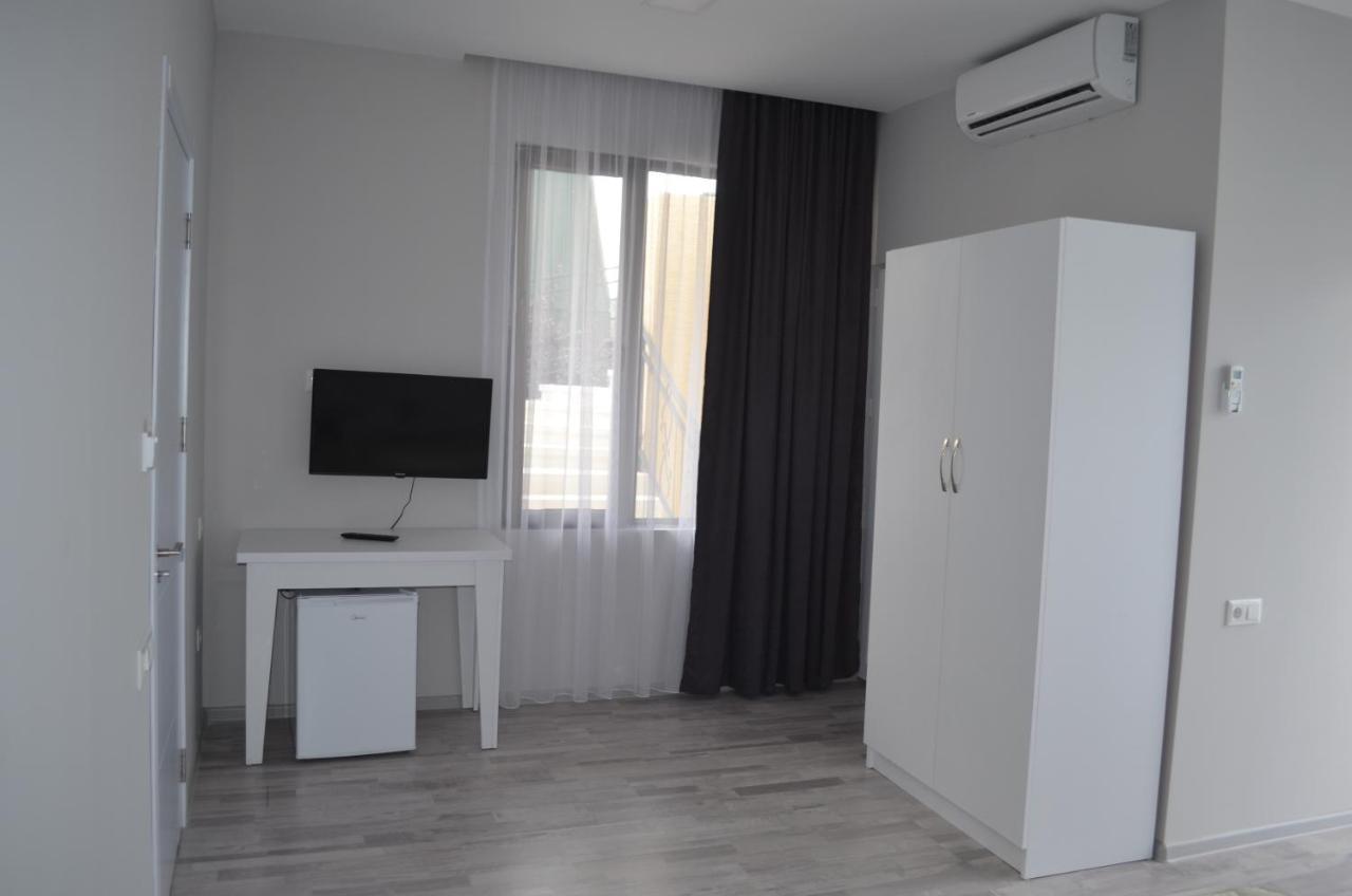 Guest House Madonna Кобулети Екстериор снимка