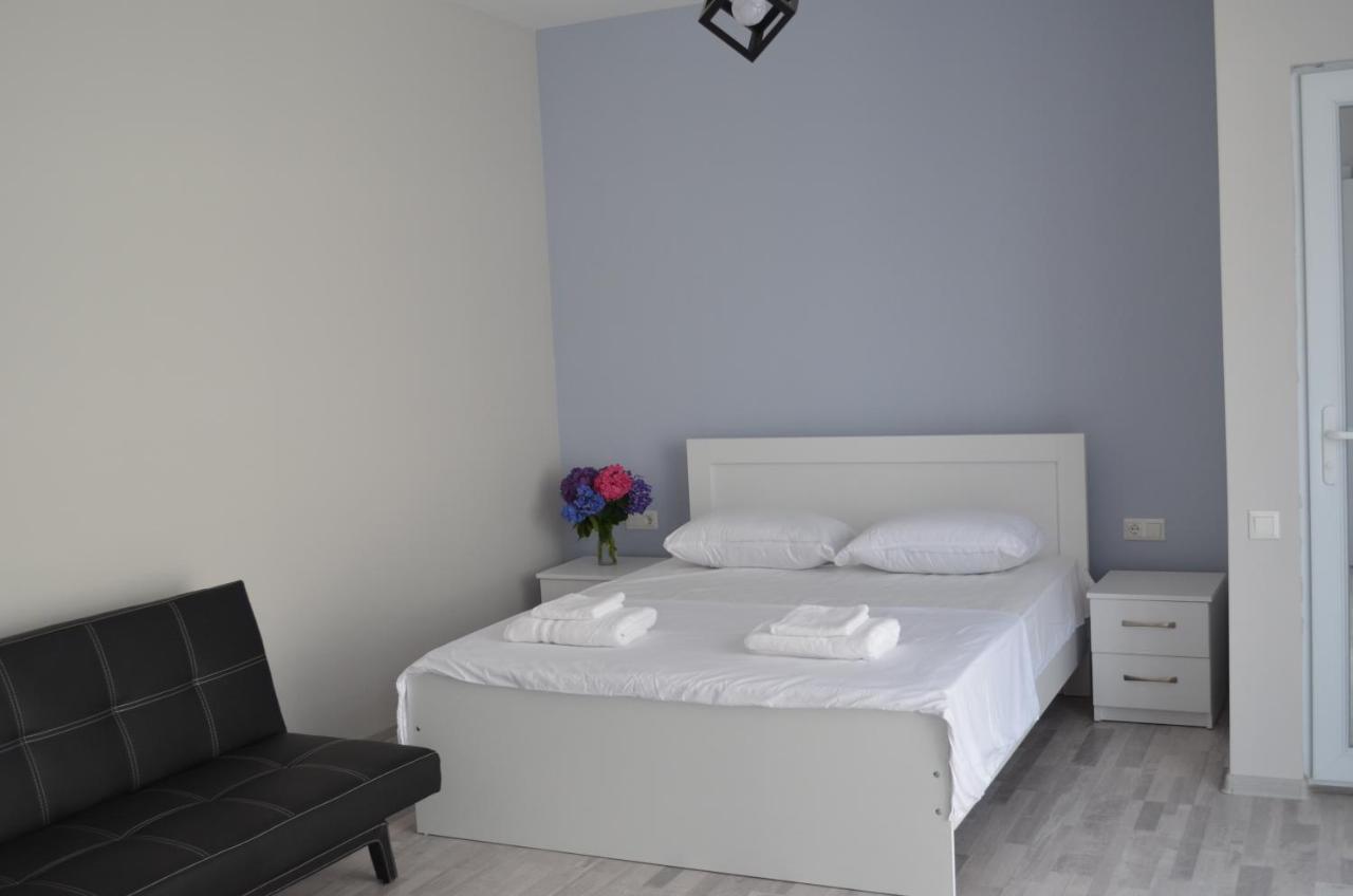 Guest House Madonna Кобулети Екстериор снимка