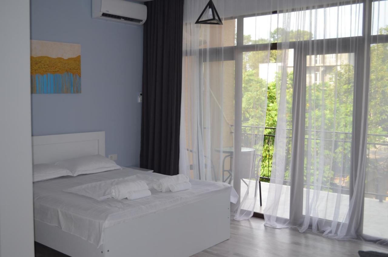 Guest House Madonna Кобулети Екстериор снимка