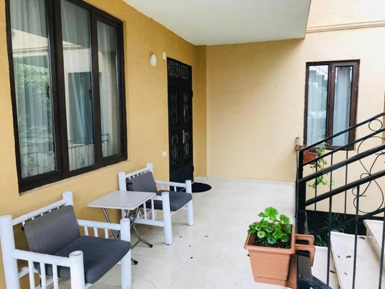 Guest House Madonna Кобулети Екстериор снимка