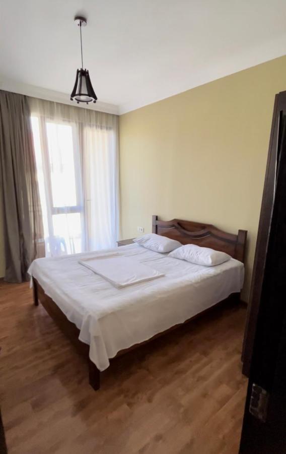 Guest House Madonna Кобулети Екстериор снимка