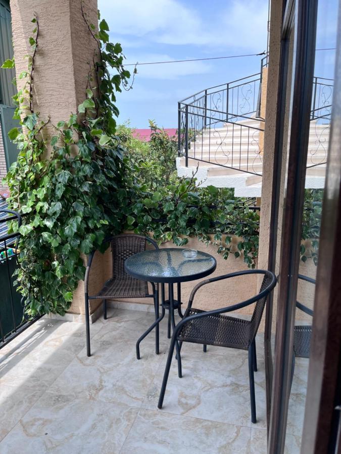 Guest House Madonna Кобулети Екстериор снимка