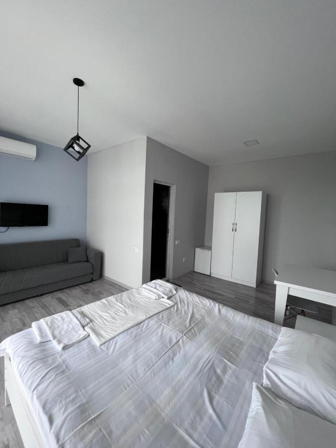 Guest House Madonna Кобулети Екстериор снимка