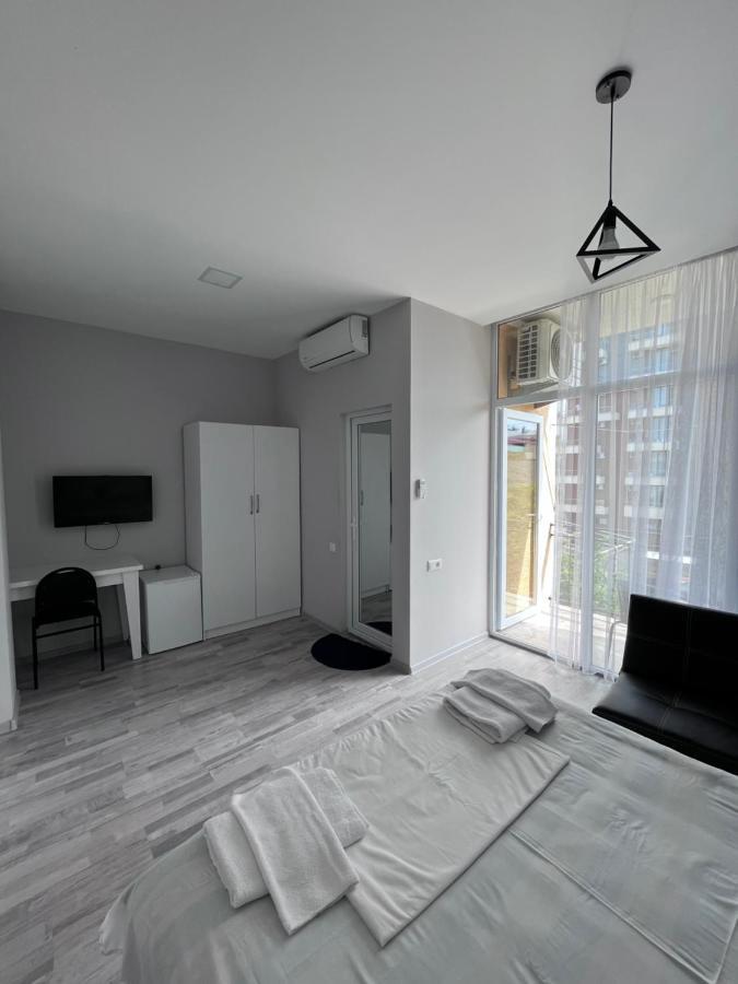 Guest House Madonna Кобулети Екстериор снимка