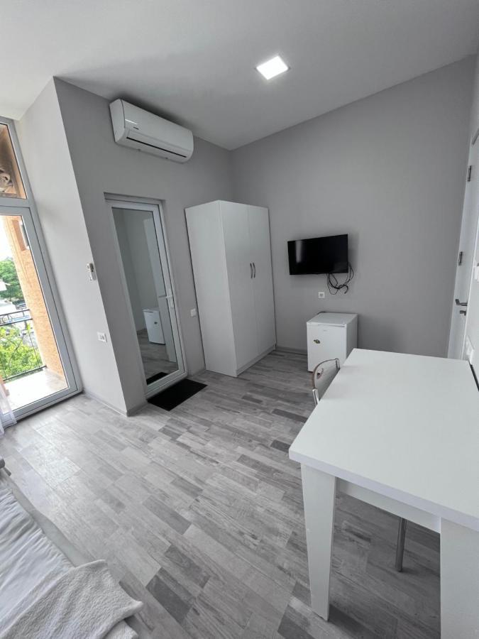 Guest House Madonna Кобулети Екстериор снимка