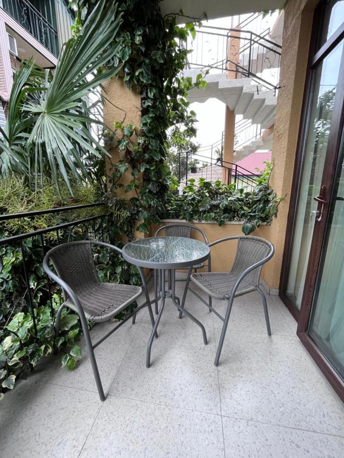 Guest House Madonna Кобулети Екстериор снимка