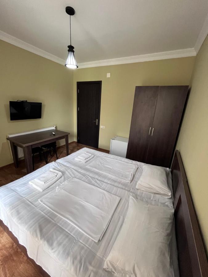 Guest House Madonna Кобулети Екстериор снимка