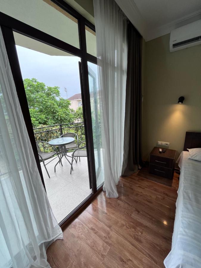 Guest House Madonna Кобулети Екстериор снимка