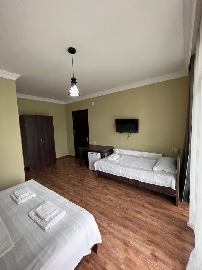Guest House Madonna Кобулети Екстериор снимка
