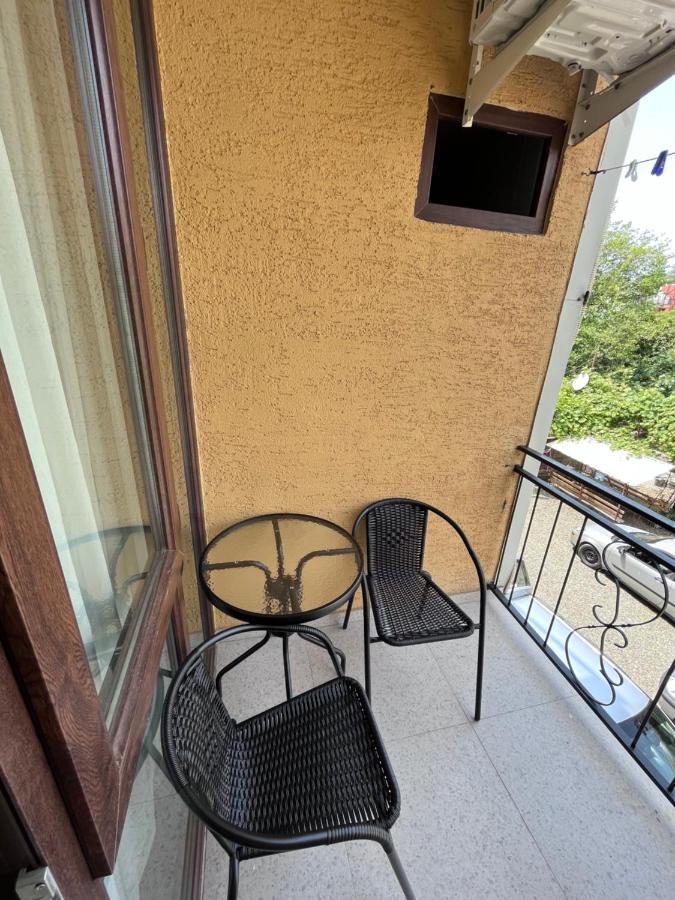 Guest House Madonna Кобулети Екстериор снимка