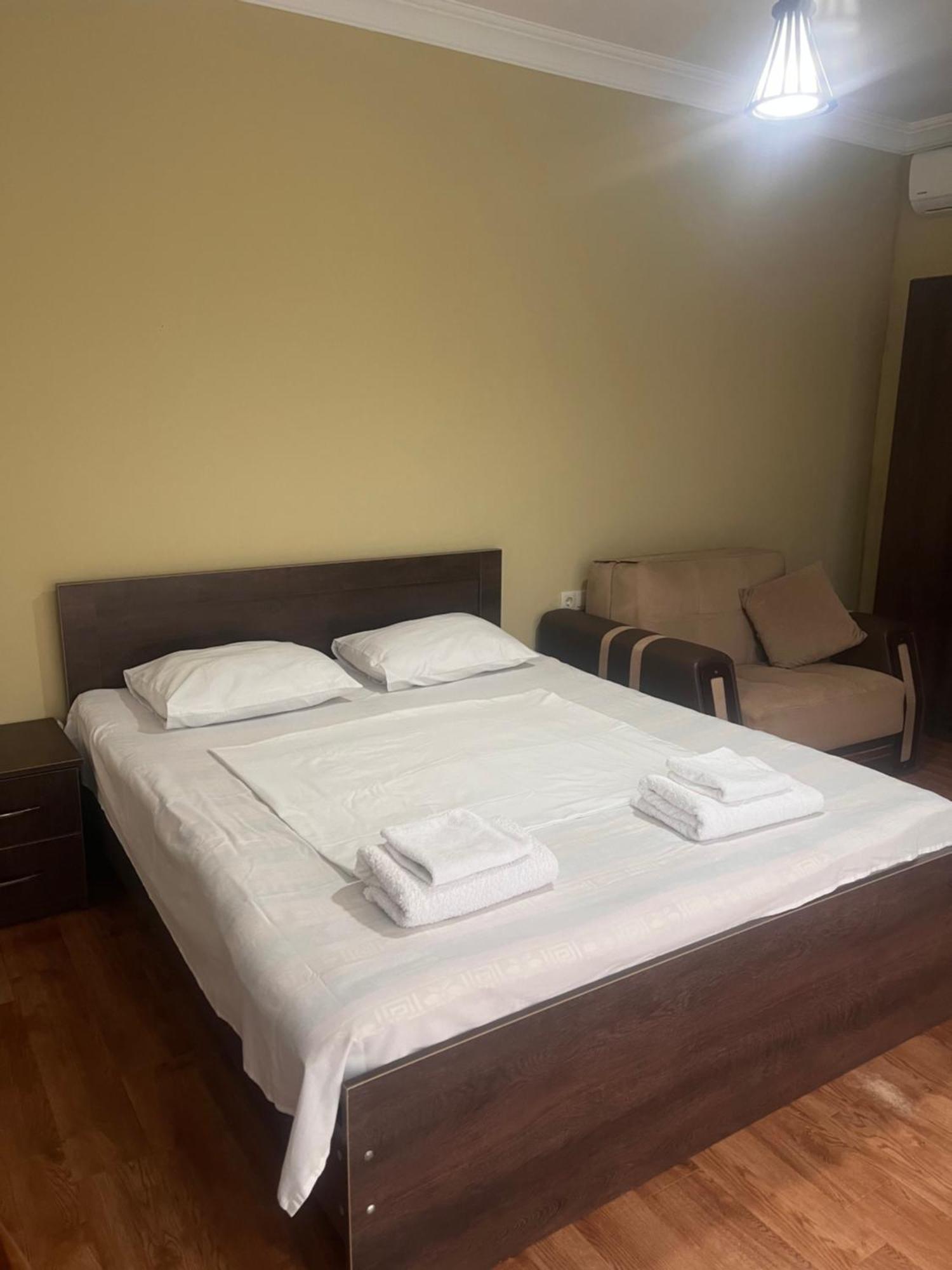 Guest House Madonna Кобулети Екстериор снимка